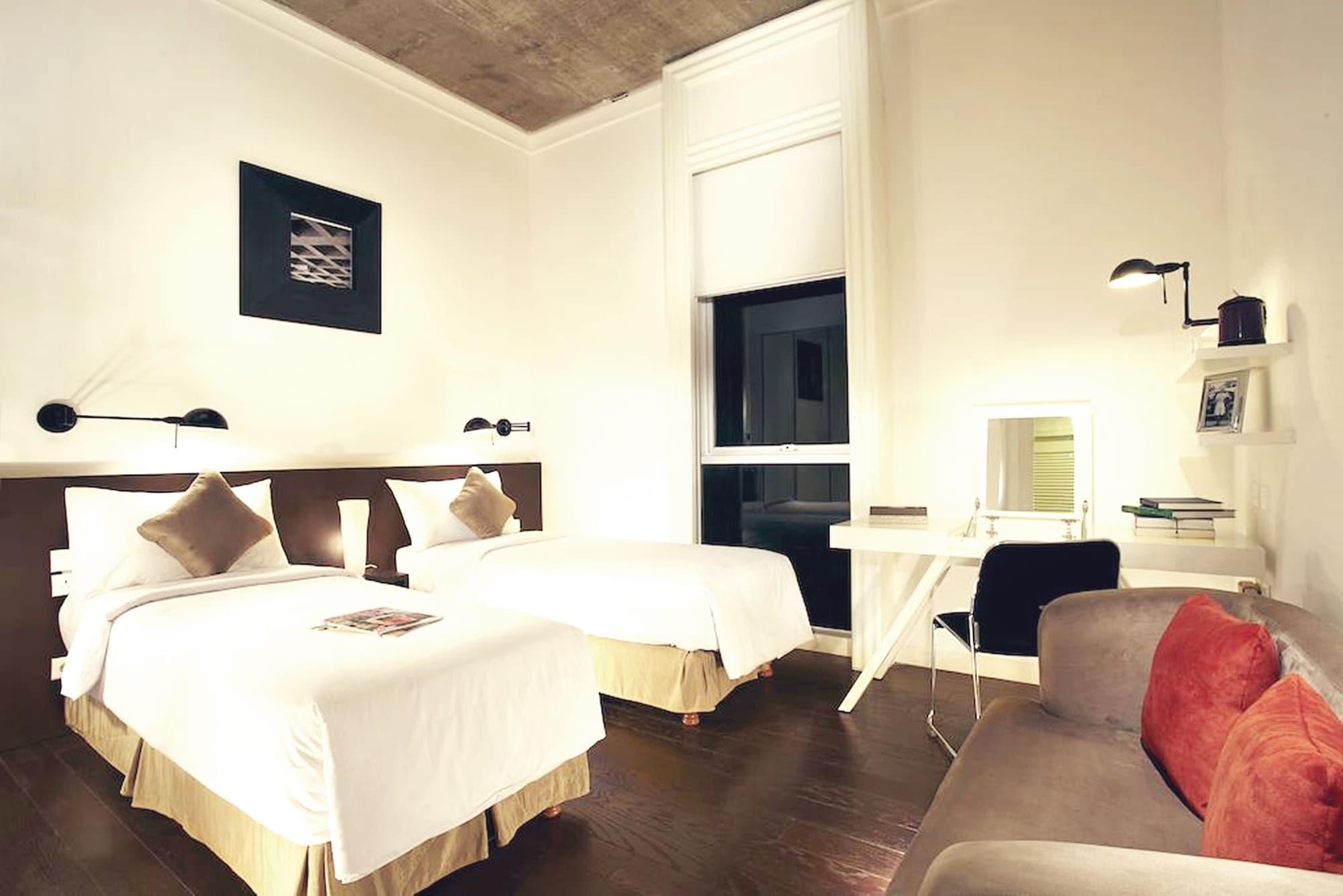 Morrissey Hotel Residences Jakarta Exterior foto