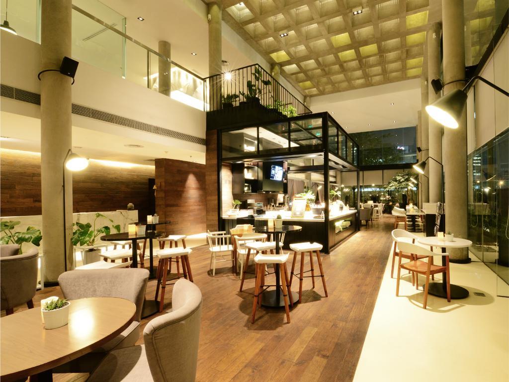 Morrissey Hotel Residences Jakarta Exterior foto