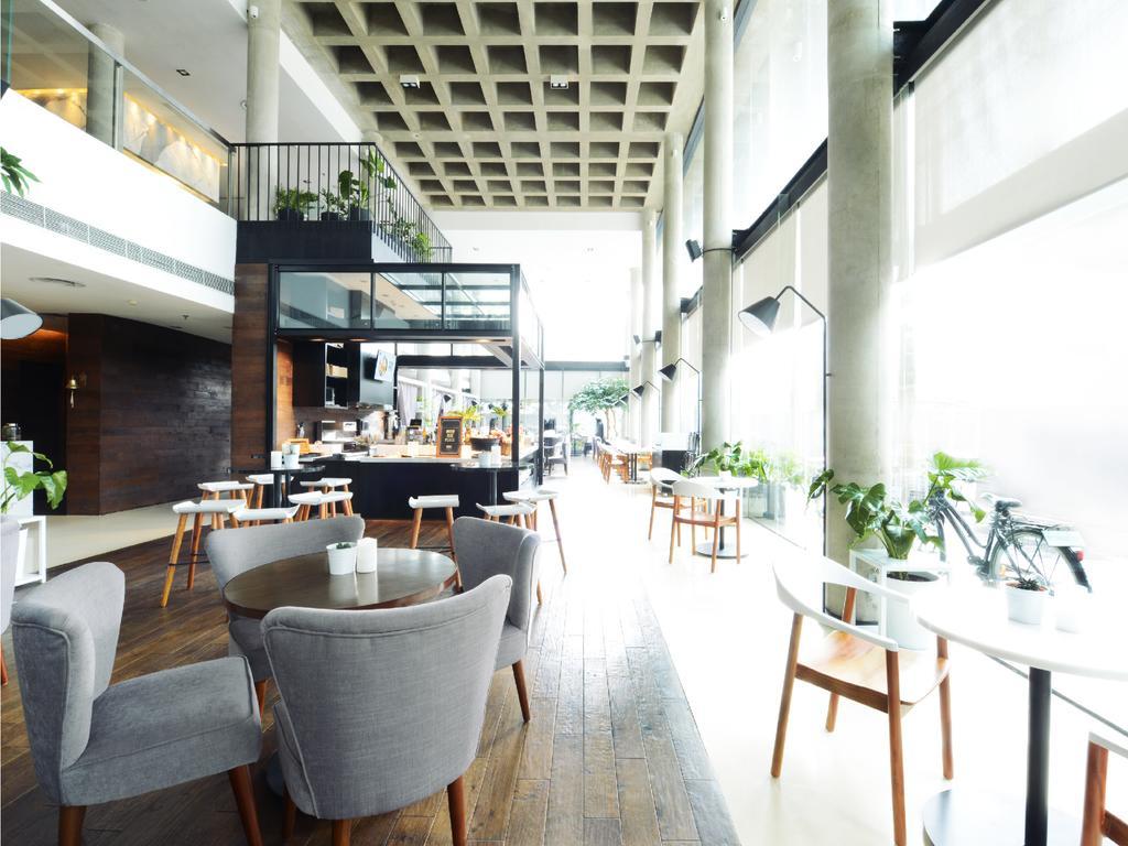 Morrissey Hotel Residences Jakarta Exterior foto