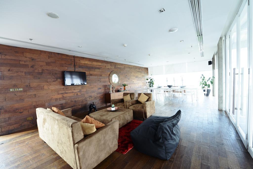Morrissey Hotel Residences Jakarta Exterior foto