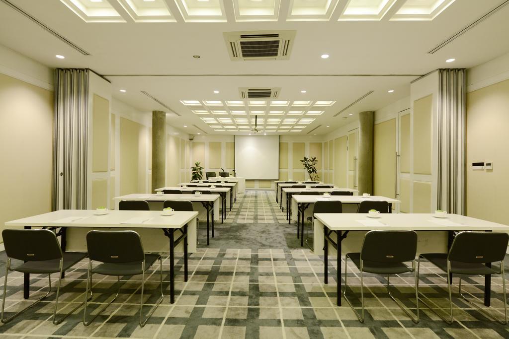Morrissey Hotel Residences Jakarta Exterior foto